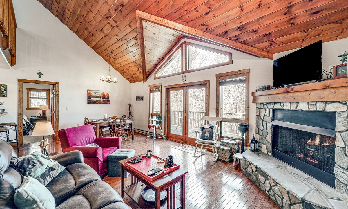 Charter Hills Cabin | 1 Mi to Beech Mtn Skiing: Family Cabin w/Fire Pit
