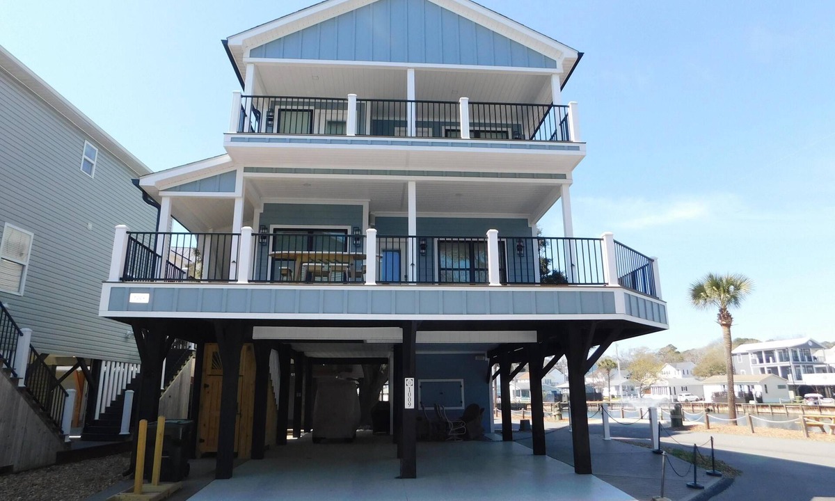Surfside Beach House | 1009 Stunning 4Bed 4.5 Bath | Lake & Ocean Views