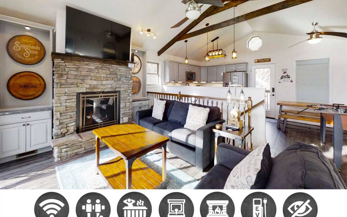 Gatlinburg Cabin | 115 m² Cabin ∙ 2 bedrooms ∙ 6 guests