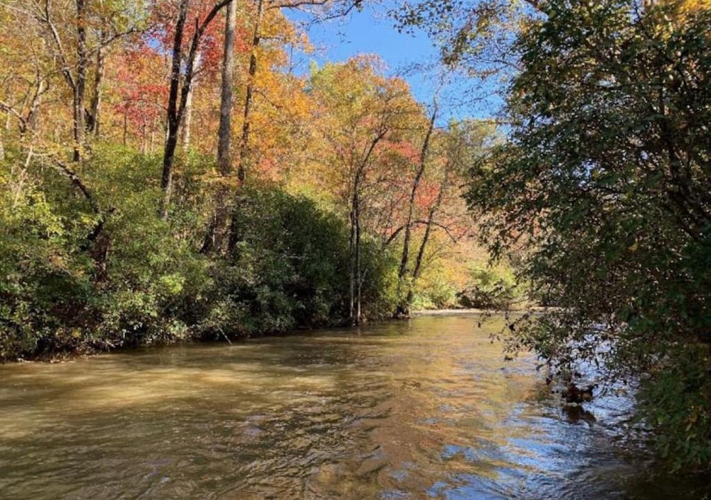 Tamassee House | 150 Little River Retreat