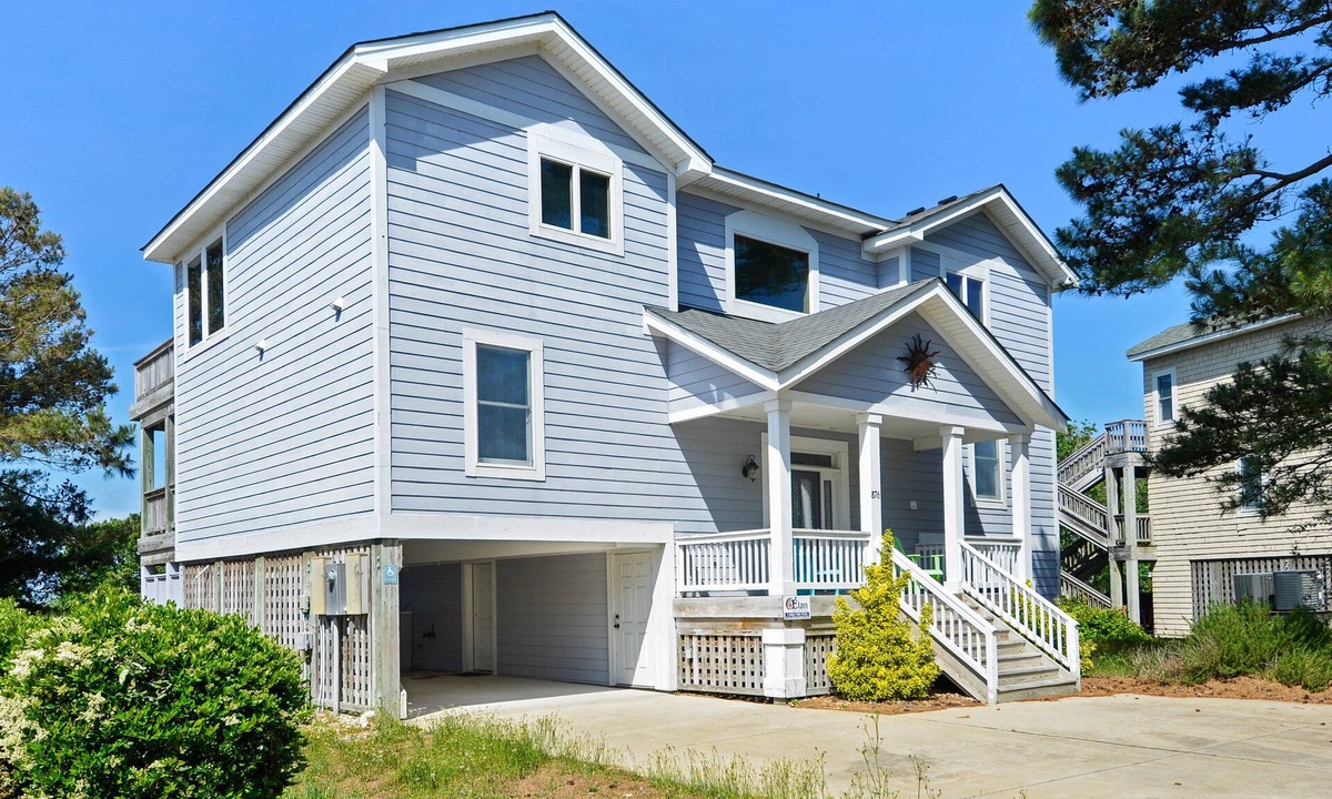 Monteray Shores House | 1562 - Coucher Du Soleil - Soundfront Corolla Retreat w/Pool & Hot Tub
