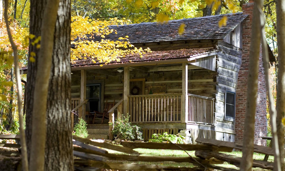 Clinton Cabin | 1860 Era Original Log Cabin In Beautiful East Tennessee - Foust Cabin