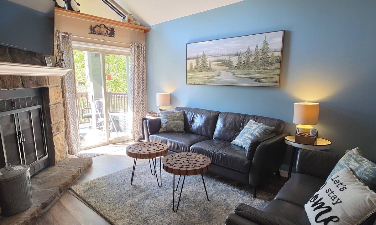 Chalet Village Condo | 2.7 miles from the Gatlinburg strip. 7th night free and Last minute discount!