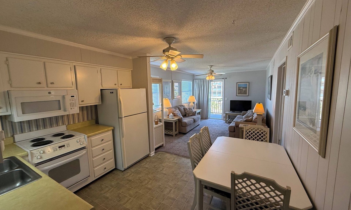 Gulf Stream Estates Condo | 2 Bedroom Family Condo Sleeps 6 in Garden City Beach!