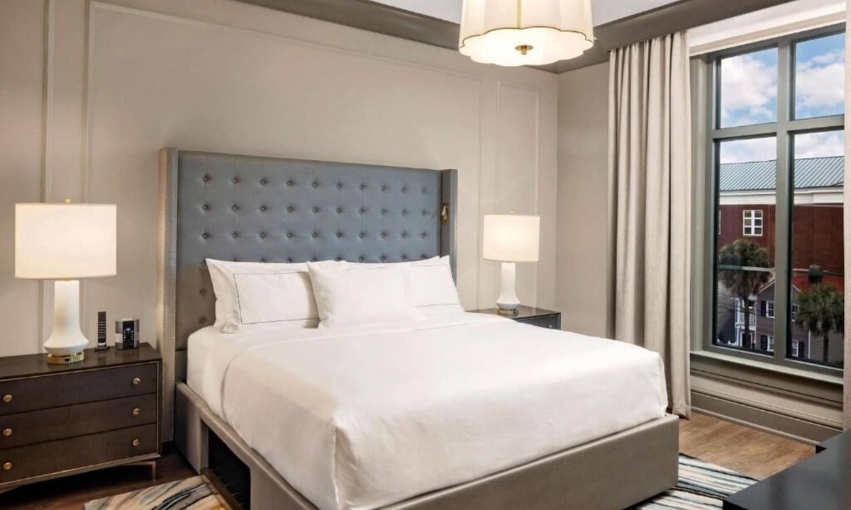 Ansonborough Hotel | 2 Family‑Friendly Downtown Suite w/Kitchenette l Near City Market - 0.6 miles