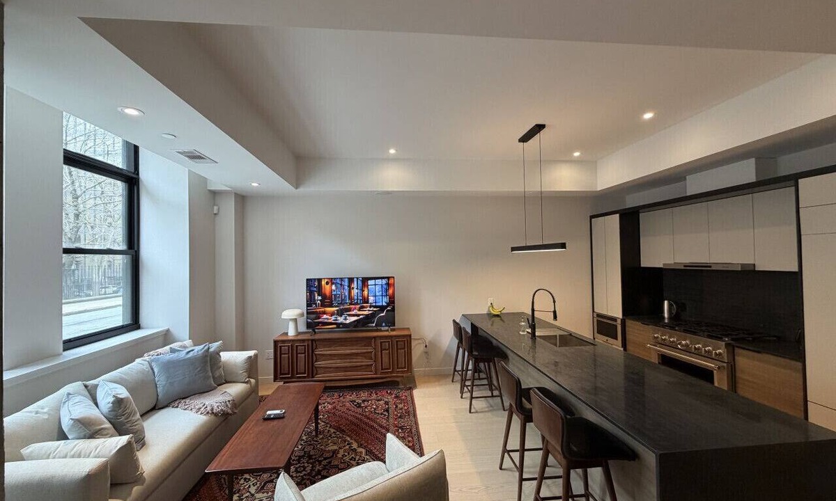 Downtown Halifax Apartment | 2Bed 2.5Bath Pet Friendly Townhouse Downtown Halifax