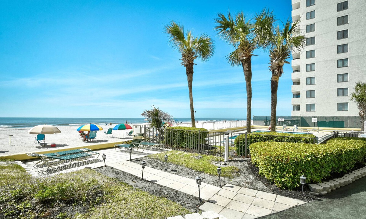 Myrtle Beach Condo | 2bed/2bath Brigadune 16B Large Oceanfront Condo.