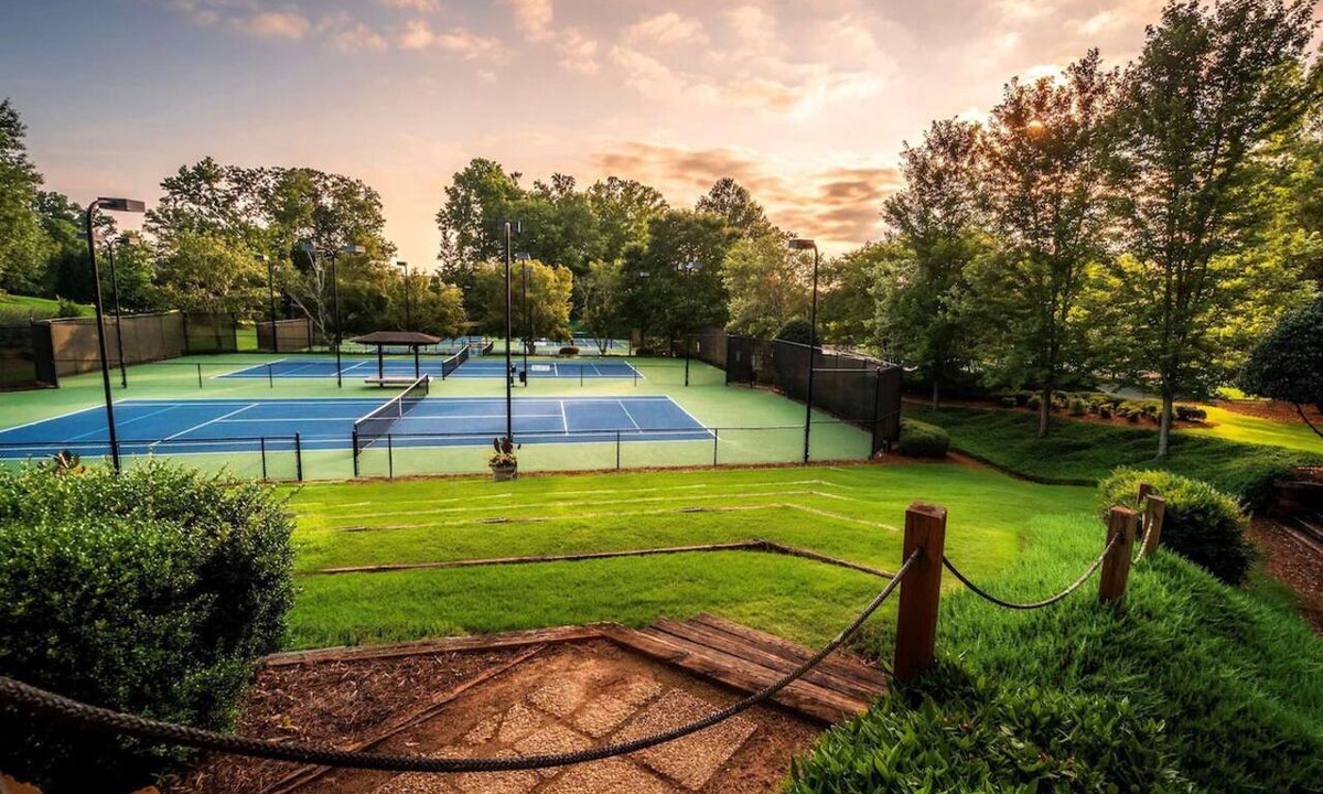 Braselton Hotel | 4 Luxurious King Rooms Nestled in North Georgia’s Stunning Foothills