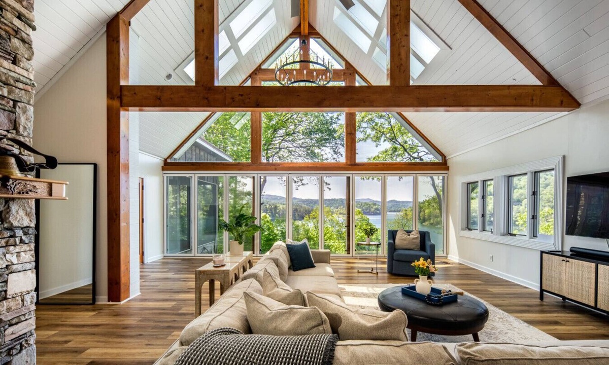 Glenville House | 4BR/4BA Lake View Estate 4,000 Sqft Sleeps 12 Near Cashiers & Highlands