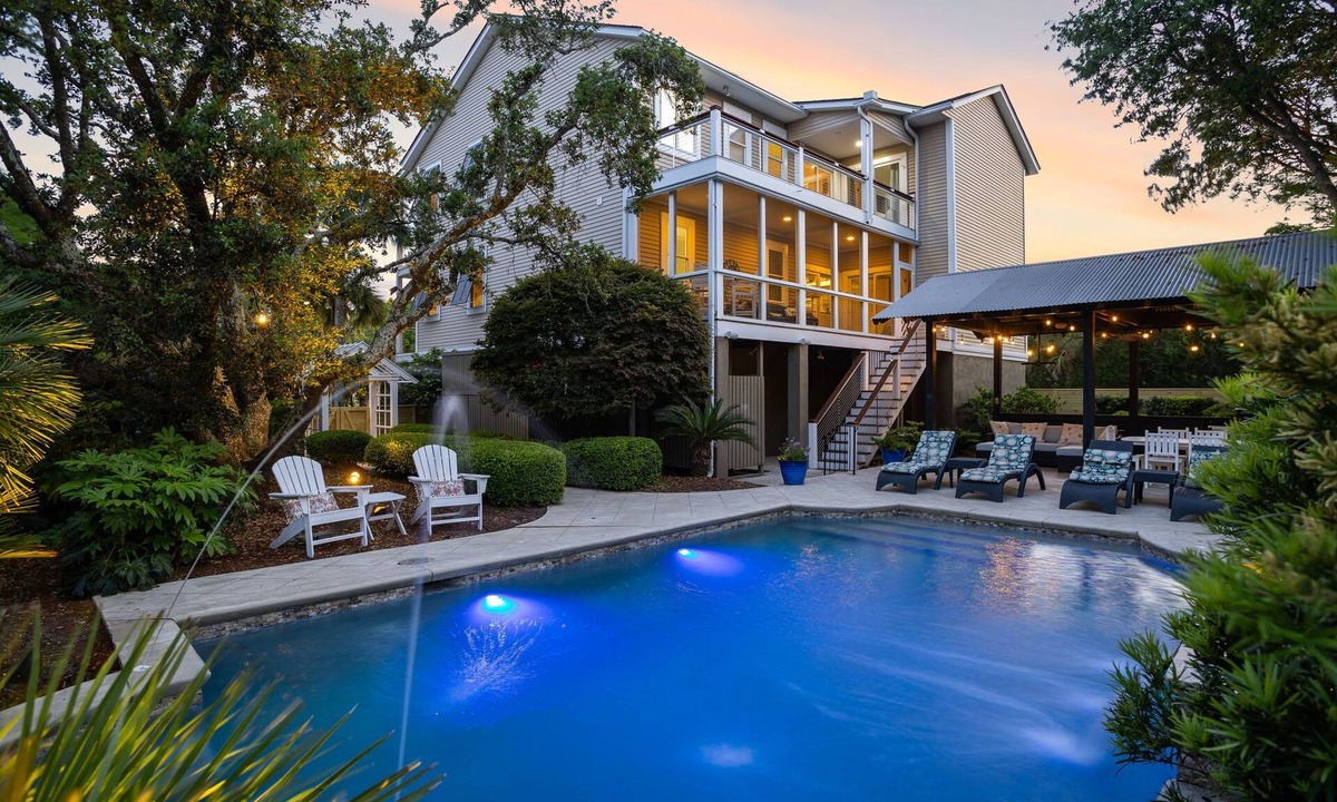 Isle of Palms House | 6 Bed/5 Bath Home, Elevator. Private Yard & Pool, Book your fall trip now!