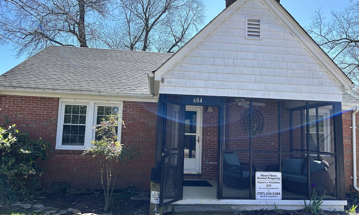 Northeast Virginia Beach Cottage | 6 Block to oceanfront and in the center of the vibe district!