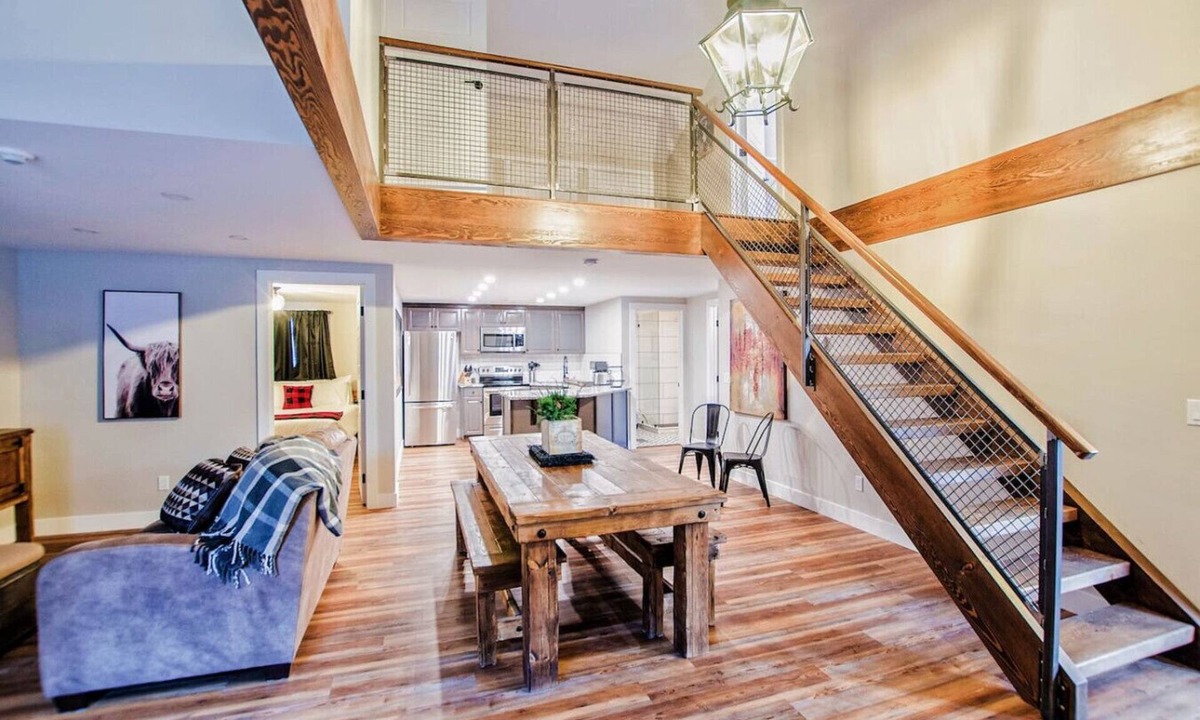 Canmore Villa | 7-Bedroom Townhome with Pool & Banff Passes