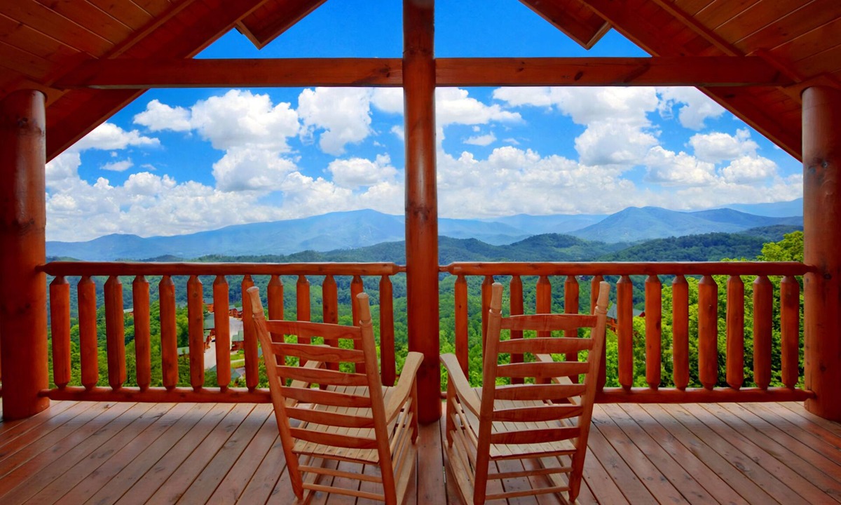 Sevierville Cabin | A+ Views! Near Dollywood, Hot Tub, Games, Resort Pool & Gym Sauna, Pet Friendly