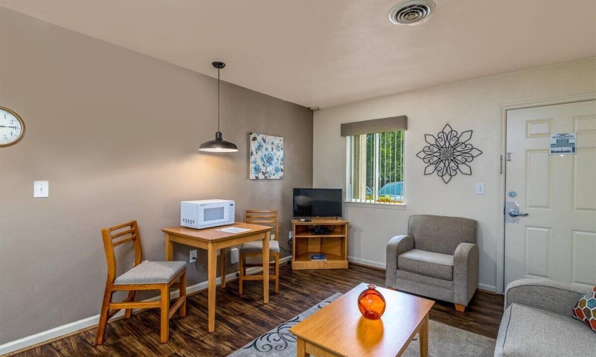 Salem Hotel | Affordable Corporate Suites of Salem