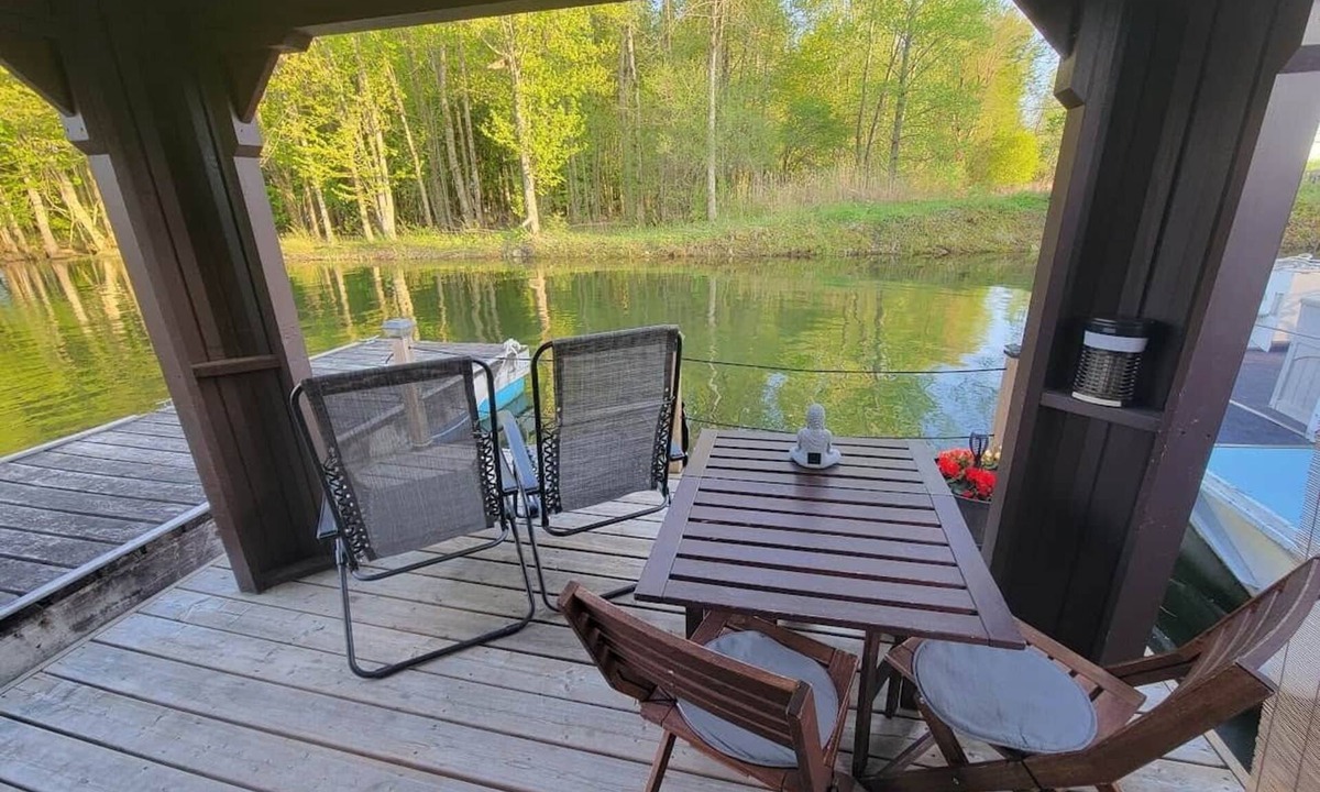 Lacolle Cabin | Aloberge 5