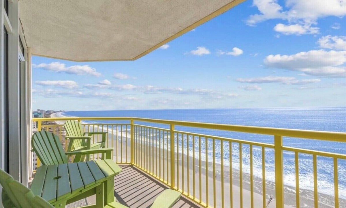 Crescent Beach Condo | Amazing 18th Floor Beachfront Corner Unit! Stunning 2 Balconies! BayWatch Resort