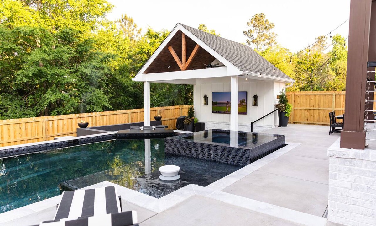 Riverwood Plantation House | ANWA & Masters 2026 Luxury Home l 4 BR, Resort Pool and Swim - Up Bar l