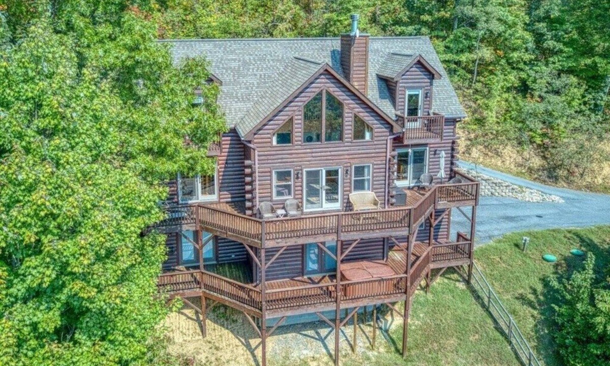 Waynesville House | Appalachian View - 3BR, 2.5BA, VIEWS!, Private, Hot Tub, Fenced Yard, Fire Pit
