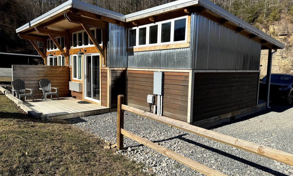 Bramwell Cabin | ATV TrailCamp: Kelly's Quarters- Just seconds from the HMT Pocahontas Trailhead!