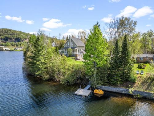 Riviere-a-Pierre Ski Chalet | Au Petit Cap Vert