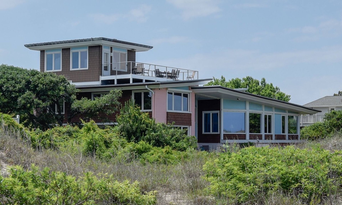 Northeast Virginia Beach House | Award Winning Ocean Front Architectural Gem [Home Share per VA Beach Zoning]