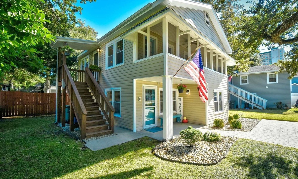 Windy Hill House | Beautiful Beach House in Popular Windy Hill Beach! 2 Minute Walk To Beach!