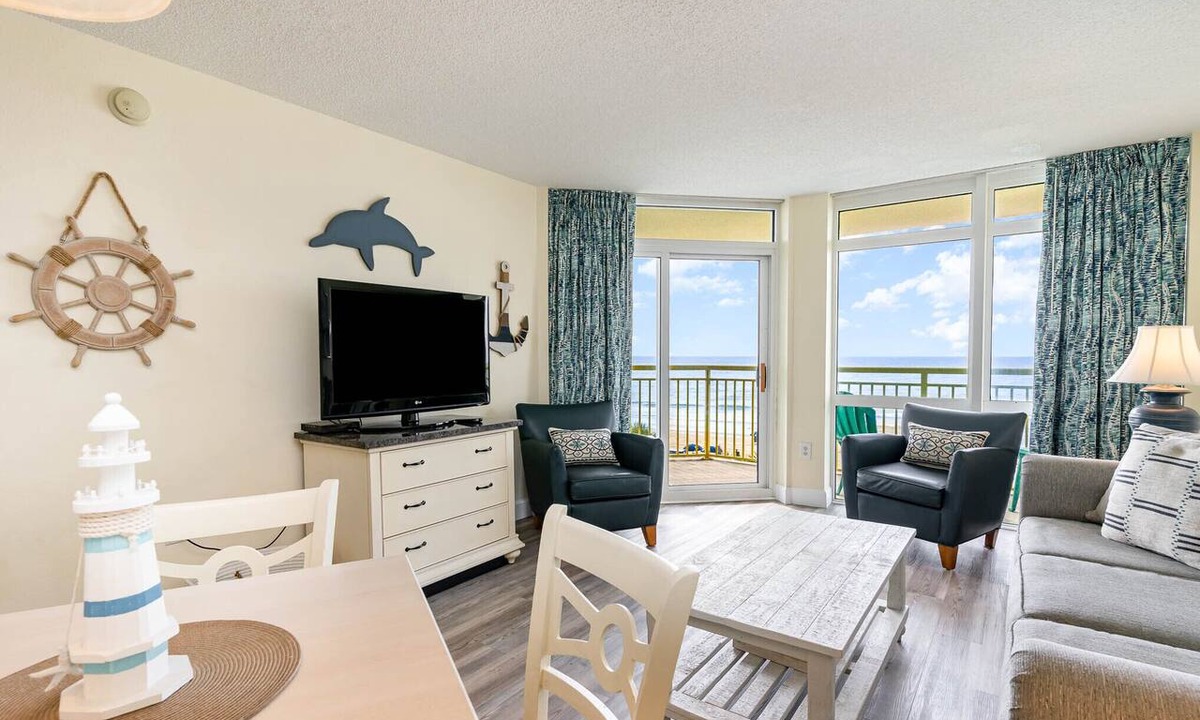 Crescent Beach Condo | Beautiful East Coast Sunrises W/Amenities Galore!