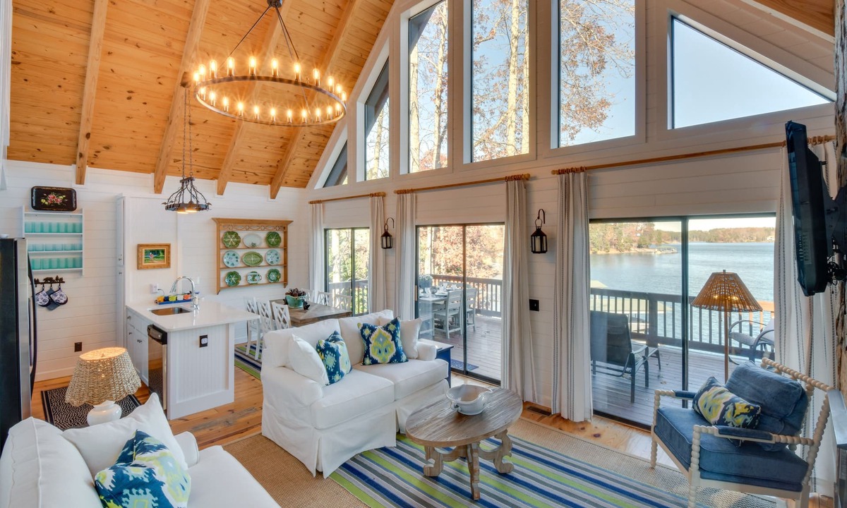 Seneca Cabin | Beautiful Lake Keowee Home w/Boat Dock & Fire Pit