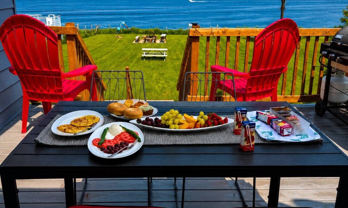 Caraquet House | Beautiful place with a breathtaking view! Spend your summer vacation here!