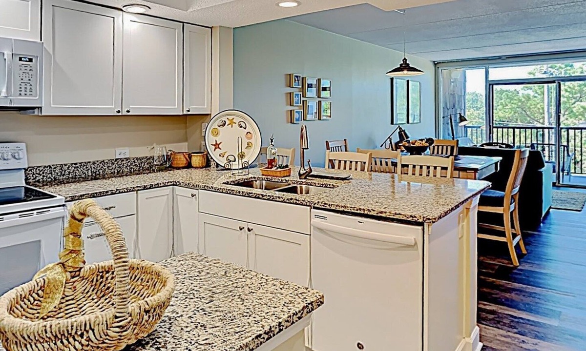 North Litchfield Beach Condo | Beautiful Retreat 327, 2 Stories, Minutes to Beach, Pool