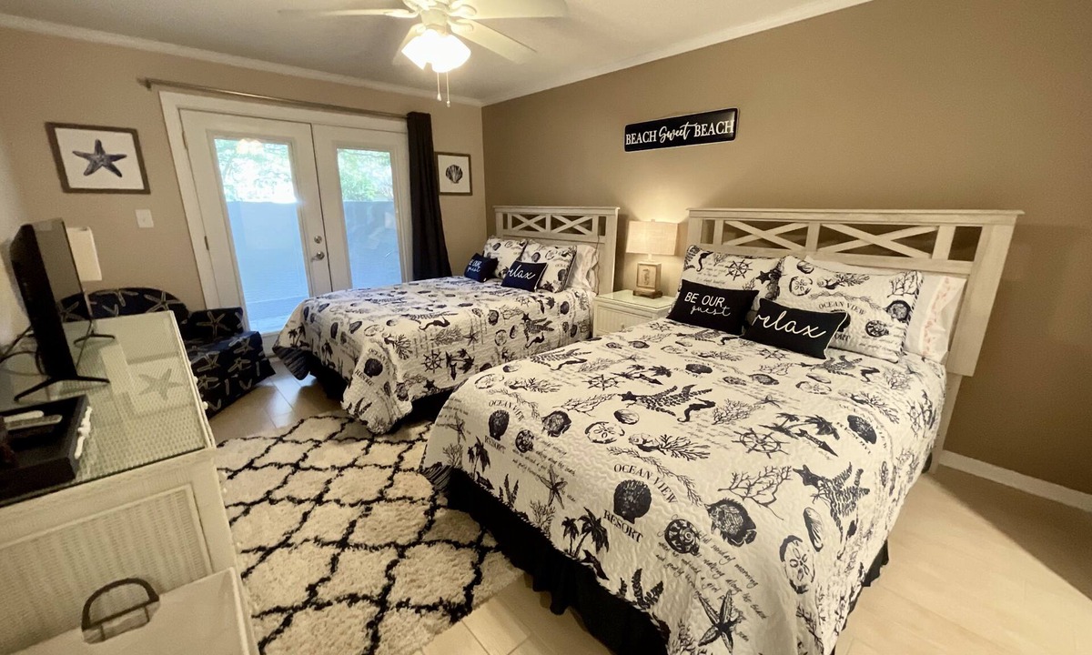 Arcadian Shores Villa | Beautiful Richmond Park villa with full access to all resort amenities, 21C!