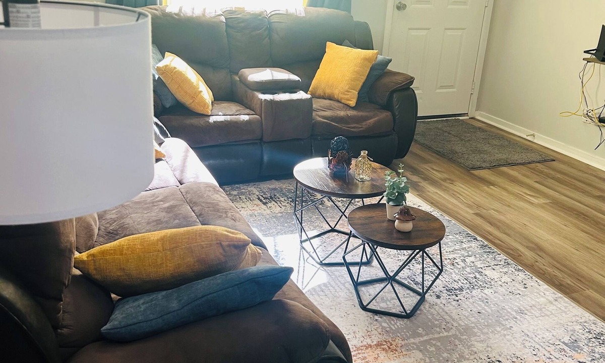 Seven Oaks House | Beautiful & Stylish 2 BR & 2.5 Baths 10min downtown, 5min Lexington Med Center