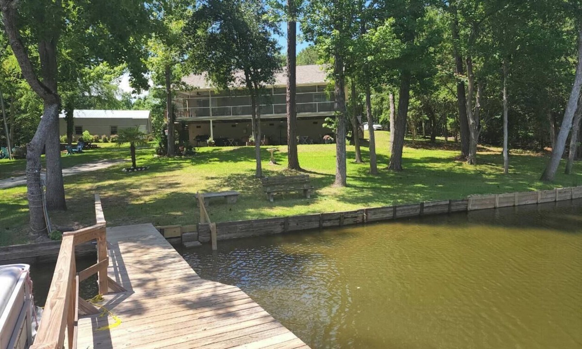 Camden House | Beautiful views on Lake Wateree with large screened in porch, 3 bedroom, 2 bath.