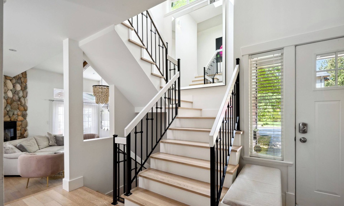 Canyon Heights House | Beautifully decorated executive home with a great location.