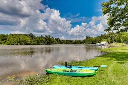 Eutawville Hotel | Bells Marina & Fishing Resort - Santee Lake Marion by I95 - Family Adventure, Pets on Request!