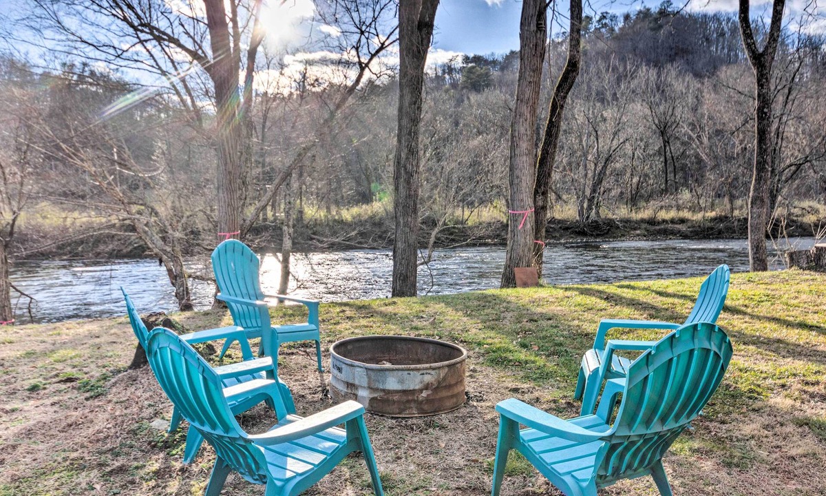 Cherokee Cottage | 'bird's Nest' at Ela Camp: A Hidden Gem of Bryson!