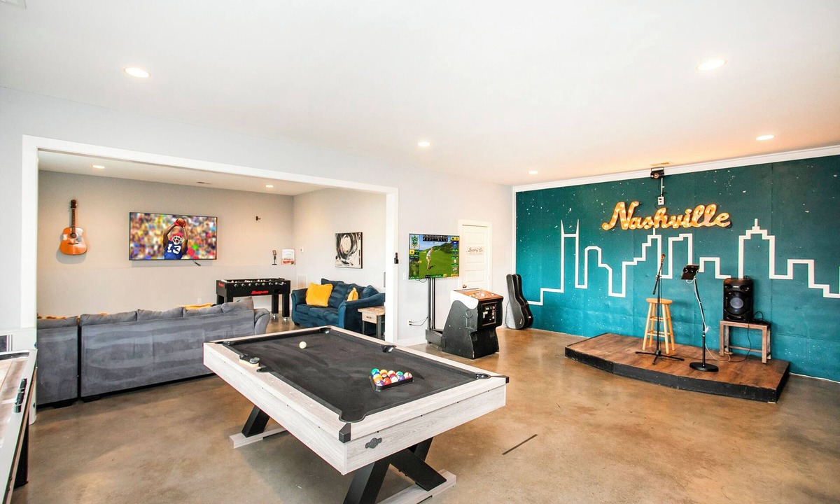 Nashville House | BNA Blue Luxe Retreat Near Airport + Sleeps Big