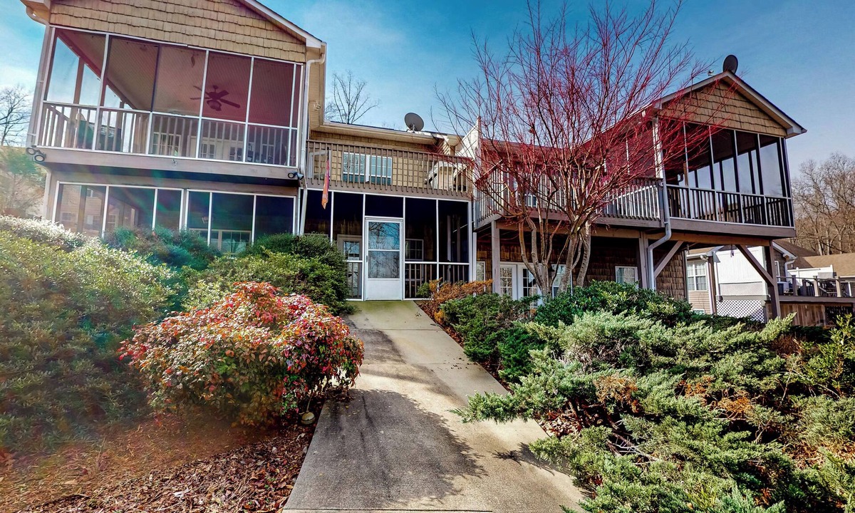 Seneca House | Boat Dock: Lake-View Retreat 5 Mi to Dtwn Clemson