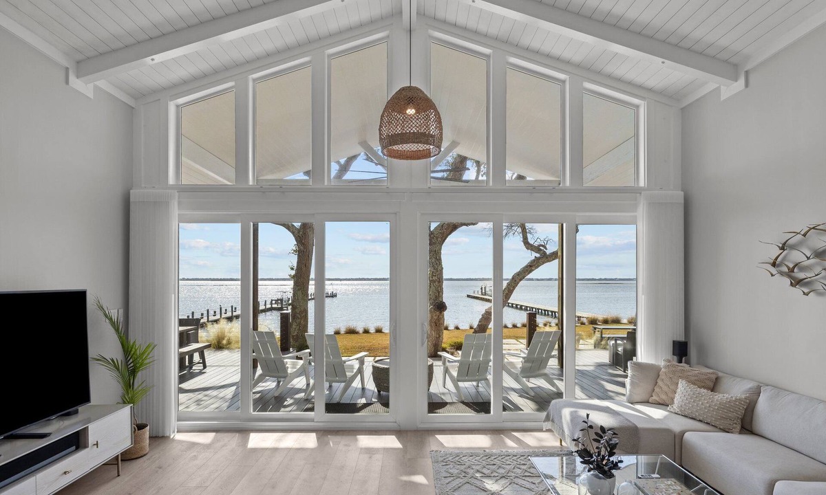 Newport Ski Chalet | Bogue Landing: Panoramic Bogue Sound Chalet — Dock, Big Green Egg, Sleeps 9