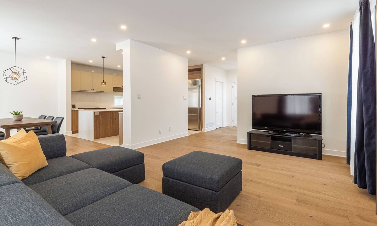 Notre-Dame-de-l'Ile-Perrot House | Brand new 4 bedroom spacious home with luxury kitchen. 30 min from Montreal.