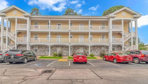 Central Myrtle Beach Apartment | Bright 1BR Escape Near Beach Golf