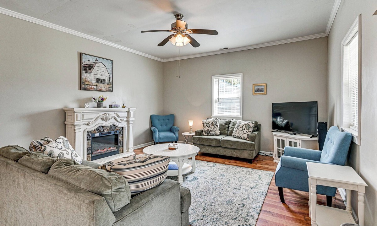 Comfort House | Bring Your Pets! Family-Friendly Gem in Cove City
