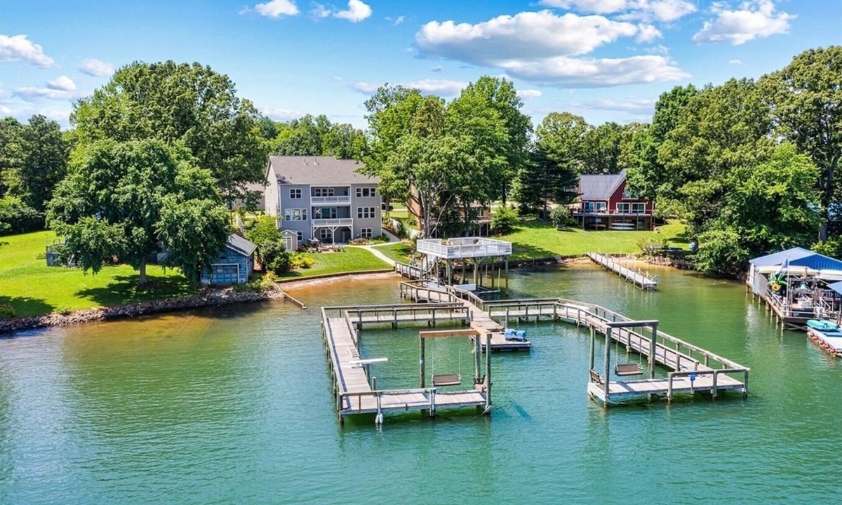 Denver Villa | Built for Big Groups - Lake Norman Estate | Sleeps 22 | 3,400 sqft Dock, Movie Theater, 2 Chef's Kitchens, Game Room, Lakefront | Perfect for Labor Day, Reunions & Celebrations