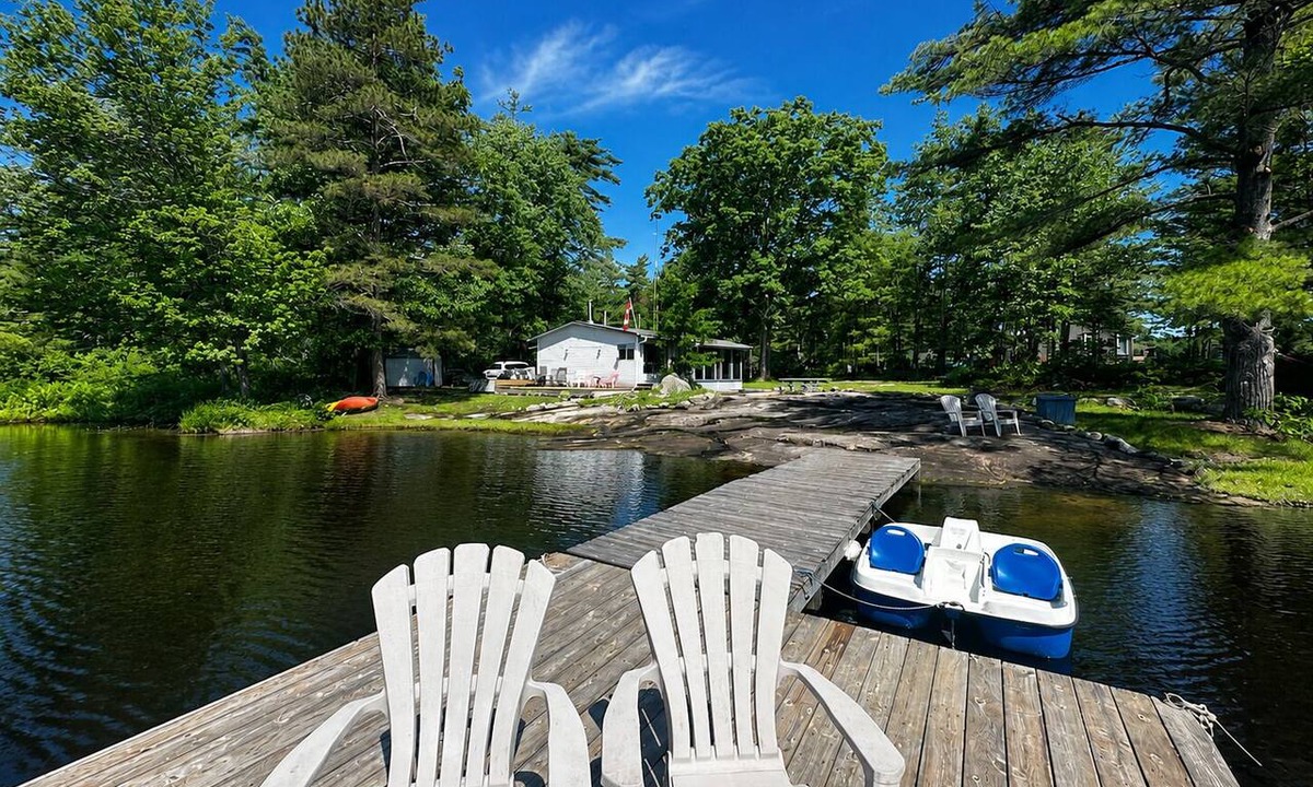 Severn Cottage | Calm Tea Lake Waterfront | Swim, Relax & Explore