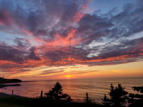 Sainte-Madeleine-de-la-Riviere-Madeleine Other | Camping Chalets Mer & Montagnes