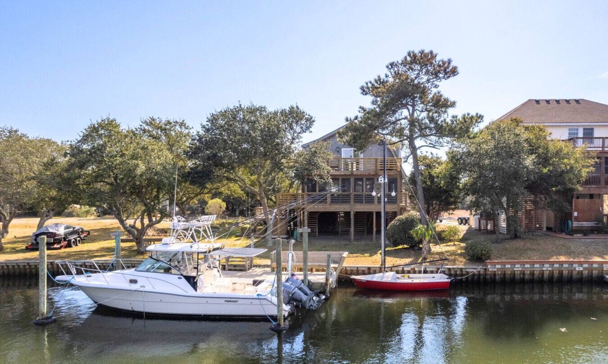 Brigands' Bay House | Canal-Front Family Retreat in Frisco