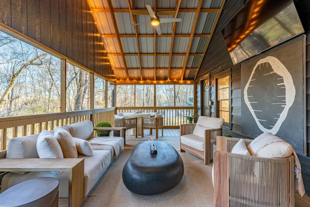 Dahlonega House | Casa Tua Cottage at Montaluce Winery-Weddings-Nature-Hiking-Fast WIFI-Easy Parking