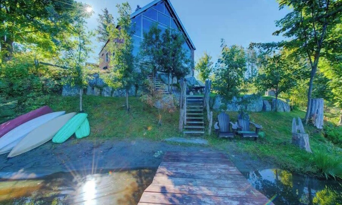 Sainte-Marguerite Ski Chalet | Chalet Ancestral - Old-World Charm by Lake