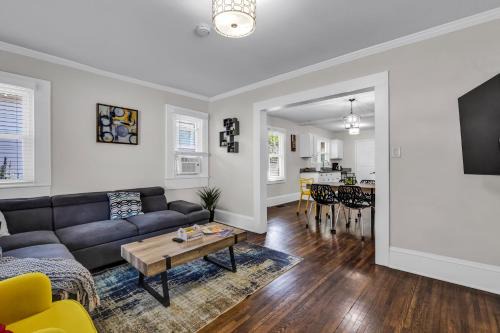 Villa Heights House | Charlotte Luxury 3BR Home NoDa