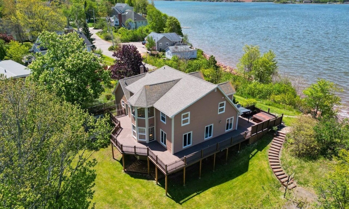 Charlottetown House | Charlottetown’s Waterfront Jewel | Private Downtown Oasis